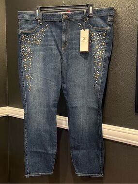 CJ By Cookie Johnson Women’s Blue Stonewashed Studded Stretch Jean Capri 38 (18)
